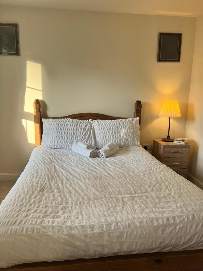 Cosy Double Room With Private Bathroom Homestay Caldecote Buitenkant foto